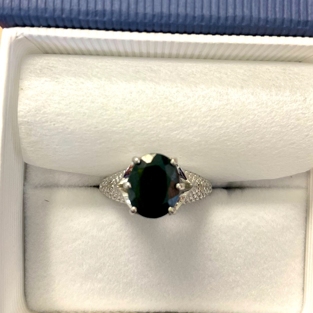 Natural Emerald & Diamond Ring